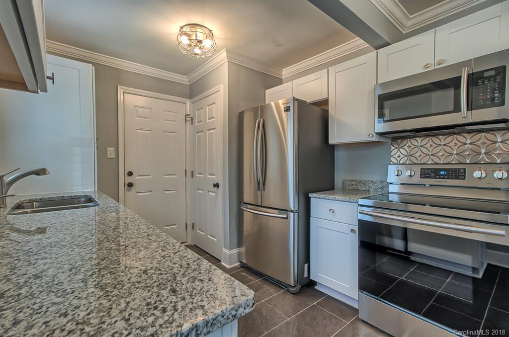 3137 Mathis Drive Charlotte, NC 28208 - Photo 9 of 17