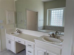 307 Hampton Court Coppell, TX 75019 - Photo 7 of 12