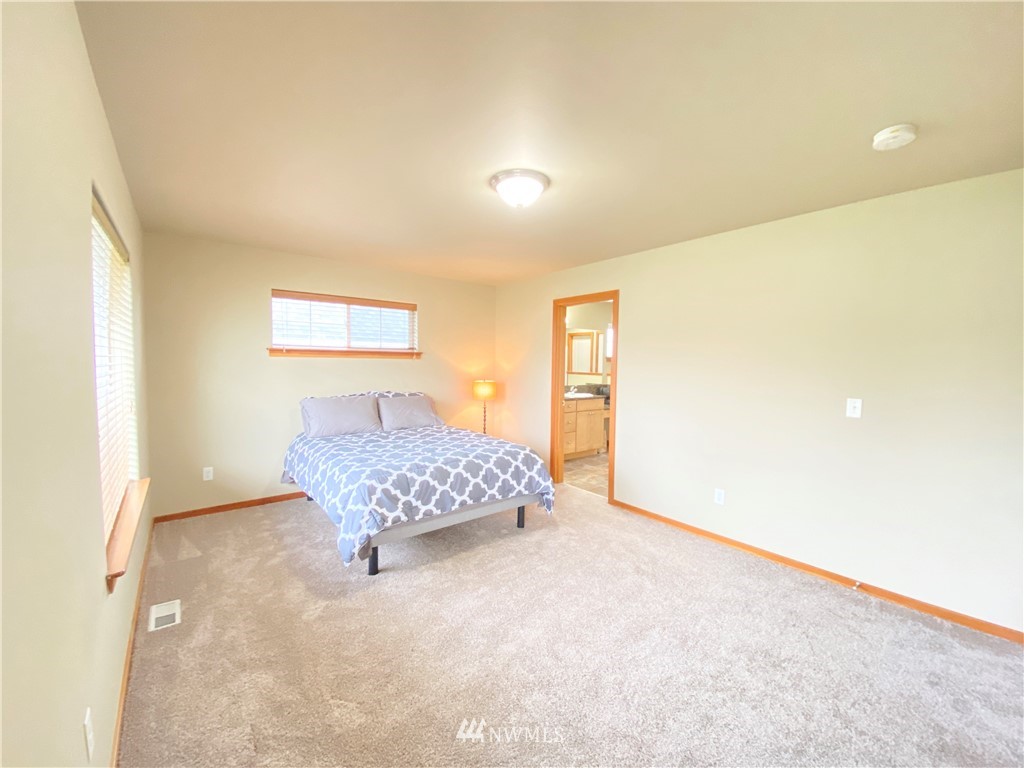 2097 Roxy Loop Ferndale, WA 98248 - Photo 5 of 38 Gallery Image 5
