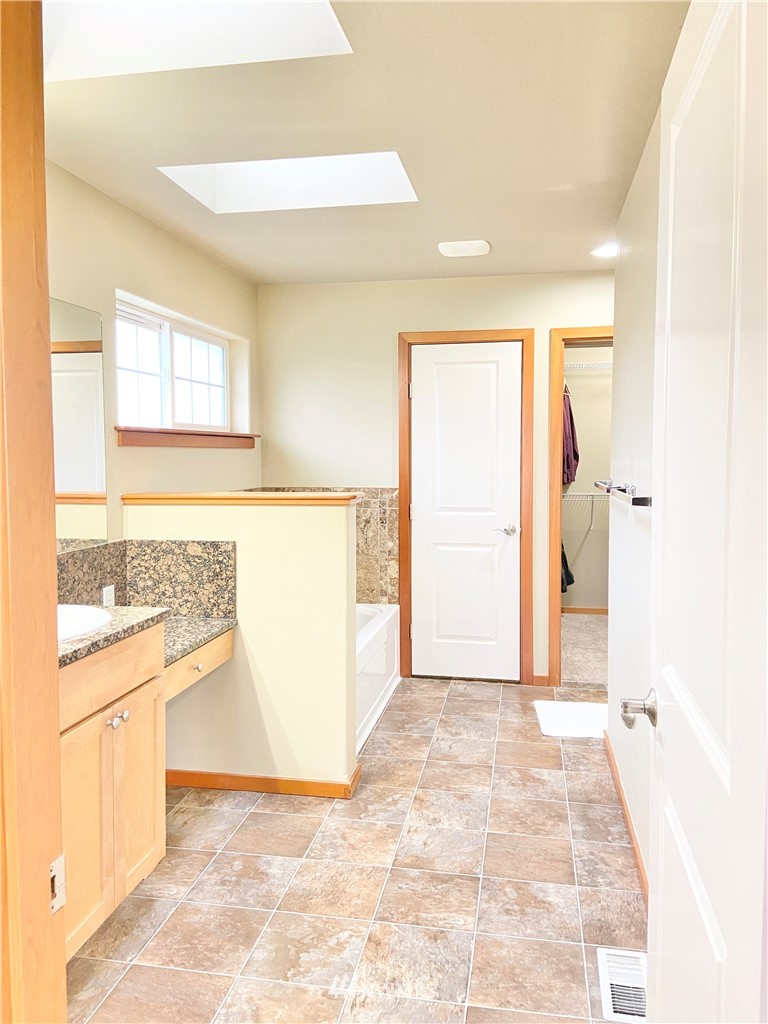 2097 Roxy Loop Ferndale, WA 98248 - Photo 6 of 38 Gallery Image 6