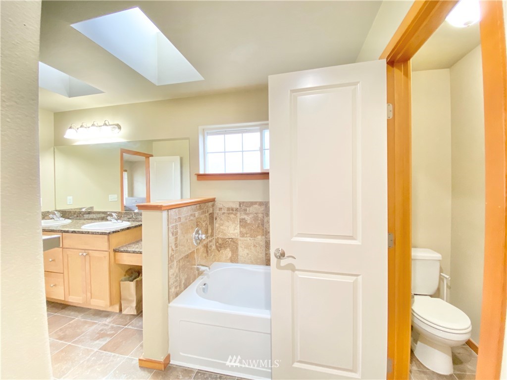 2097 Roxy Loop Ferndale, WA 98248 - Photo 8 of 38 Gallery Image 8