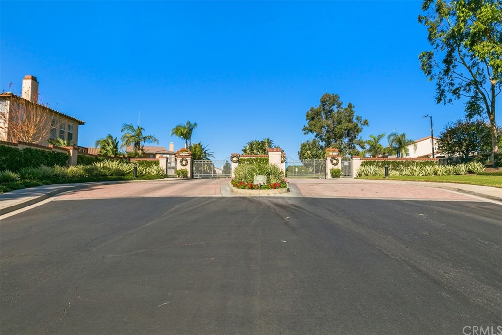 10072 Albee Avenue Tustin, CA 92782 - Photo 2 of 41