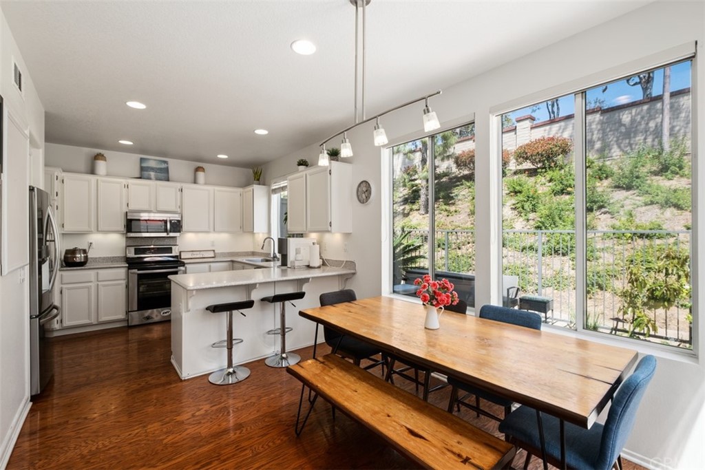 10072 Albee Avenue Tustin, CA 92782 - Photo 13 of 41