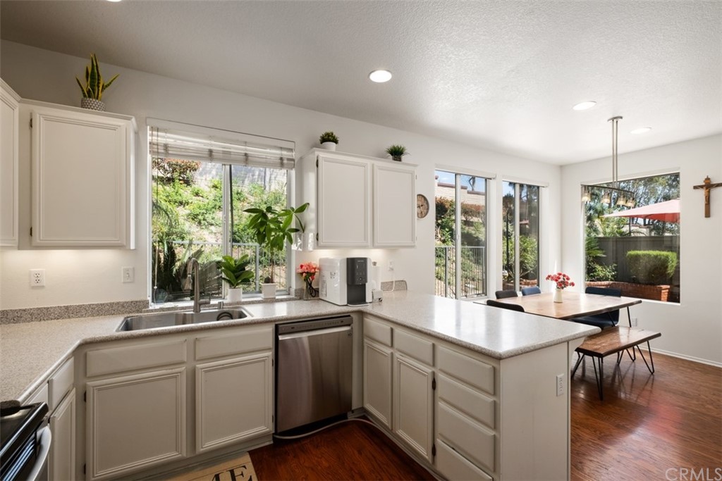 10072 Albee Avenue Tustin, CA 92782 - Photo 16 of 41