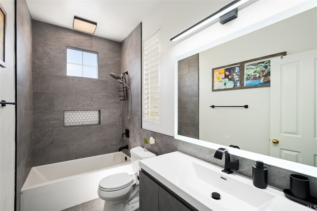 10072 Albee Avenue Tustin, CA 92782 - Photo 21 of 41