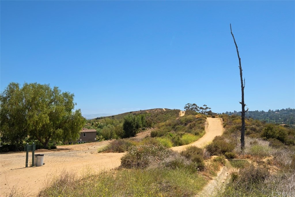 10072 Albee Avenue Tustin, CA 92782 - Photo 38 of 41