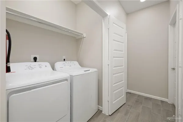 $1,200 | 2704 West Harrison Avenue, Unit 4, Alton, TX 78573