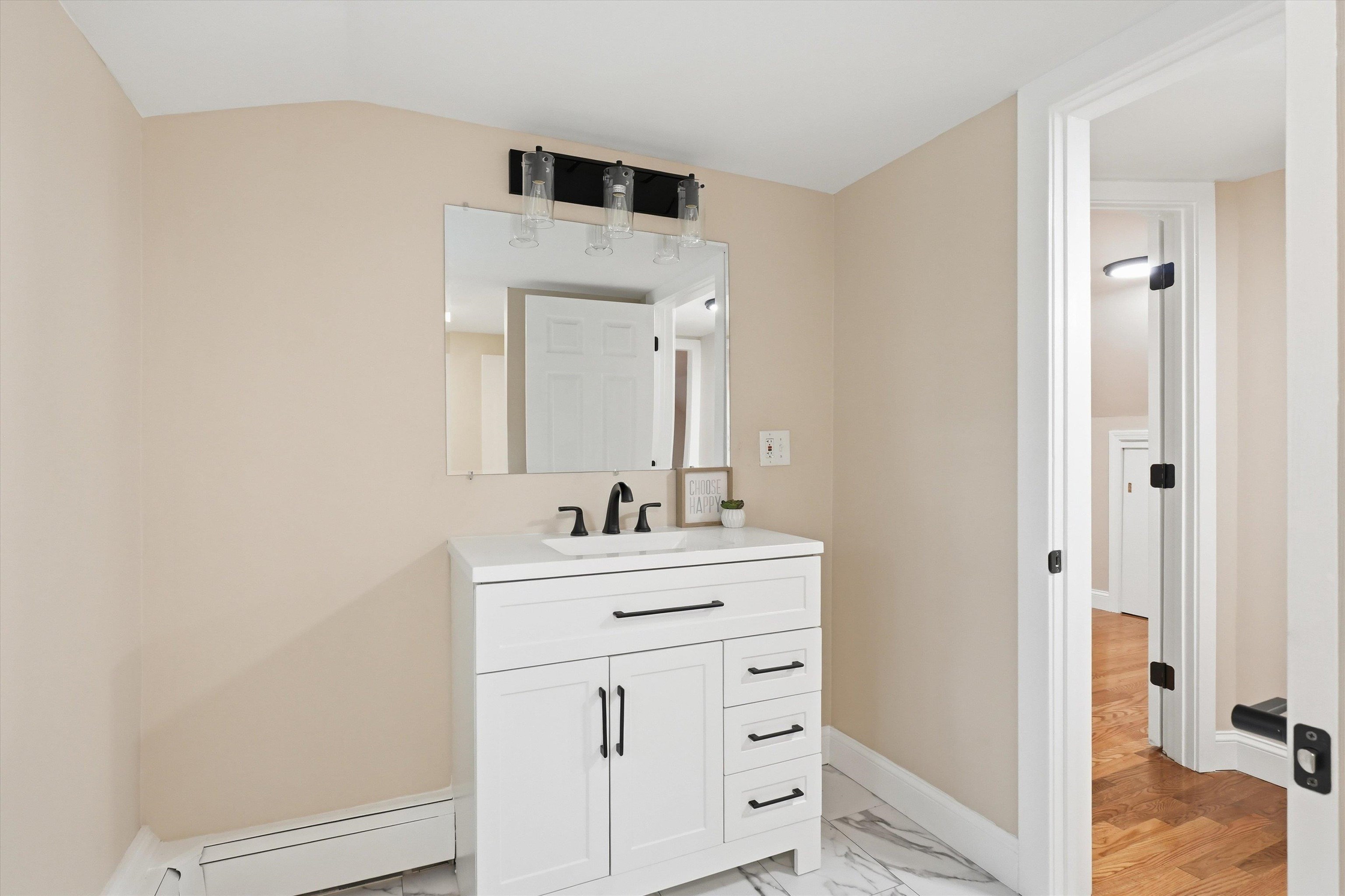 293 Lawrence Road Salem, NH 03079 - Photo 29 of 41 Gallery Image 29