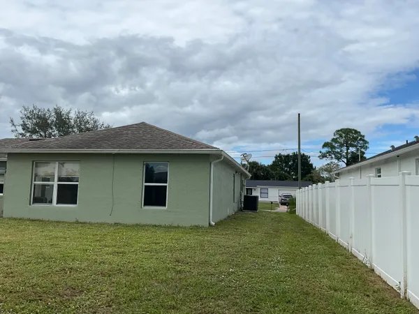 $2,350 | 1002 Southwest Romaine Lane, Port St. Lucie, FL 34953