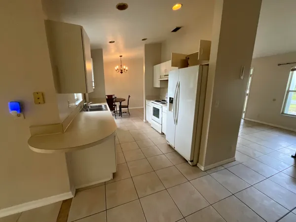 $2,350 | 1002 Southwest Romaine Lane, Port St. Lucie, FL 34953