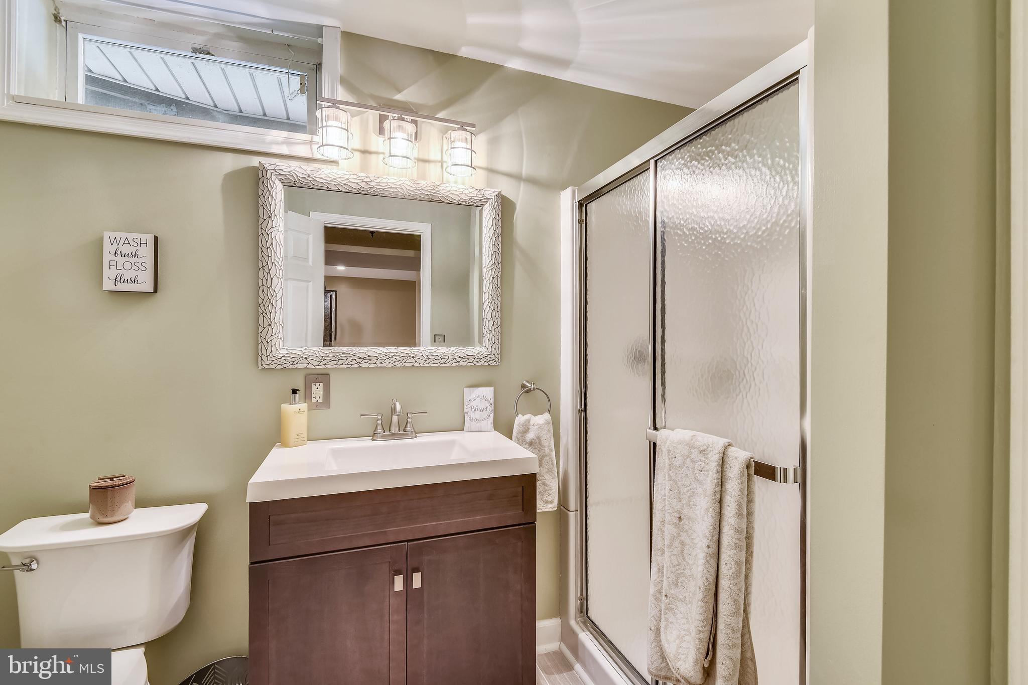 12613 Bridoon Lane Reston, VA 20191 - Photo 15 of 46 Downstairs Full Bath