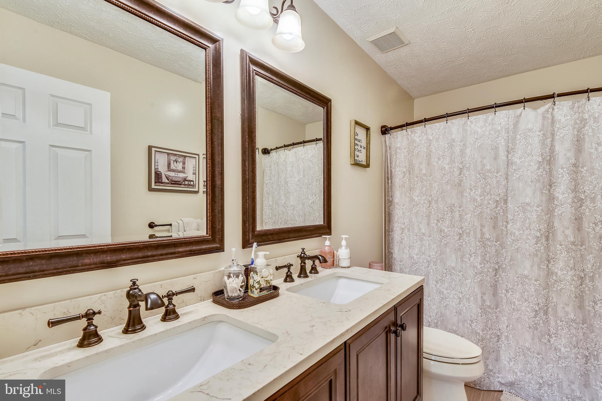 12613 Bridoon Lane Reston, VA 20191 - Photo 24 of 46 Upstairs Hall Bath