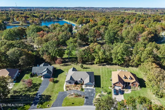 $535,000 | 633 East Deer Creek Drive, Crossville, TN 38571