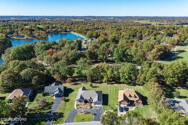 $535,000 | 633 East Deer Creek Drive, Crossville, TN 38571