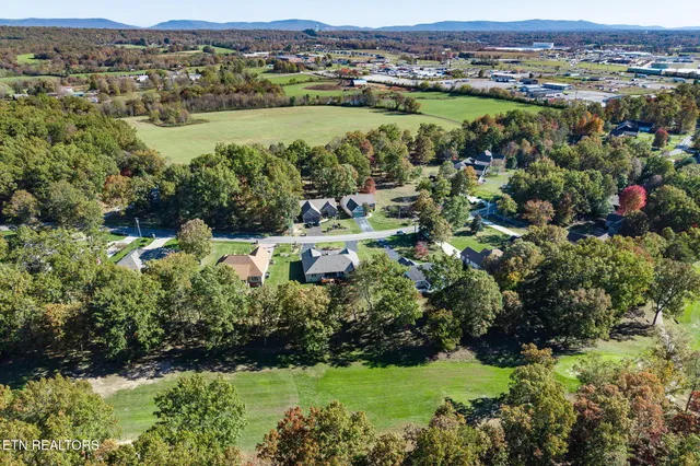 $535,000 | 633 East Deer Creek Drive, Crossville, TN 38571