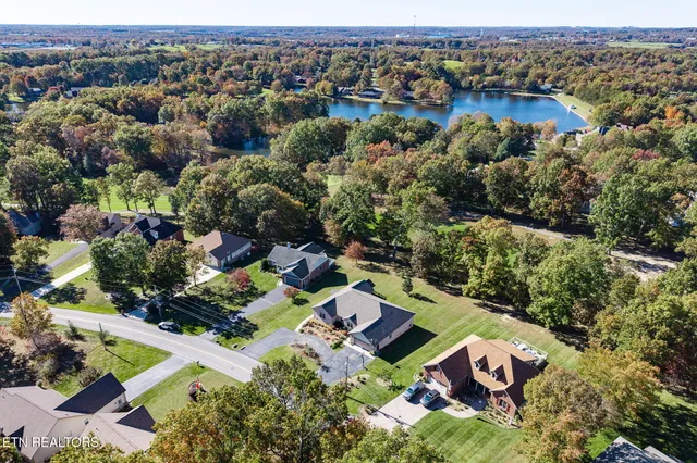 $535,000 | 633 East Deer Creek Drive, Crossville, TN 38571