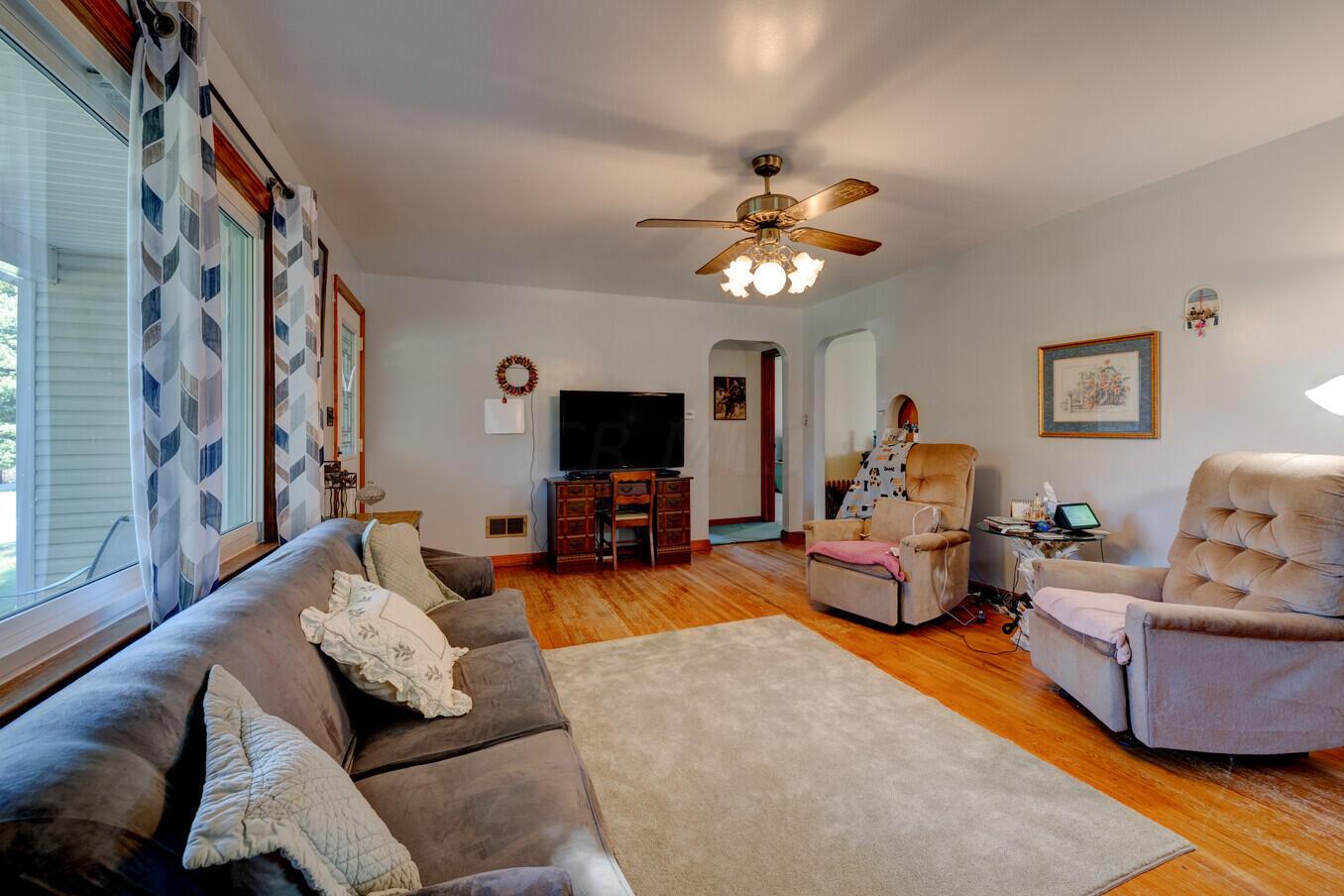 4240 Mile Hill Road Southwest Lancaster, OH 43130 - Photo 8 of 38 Gallery Image 8
