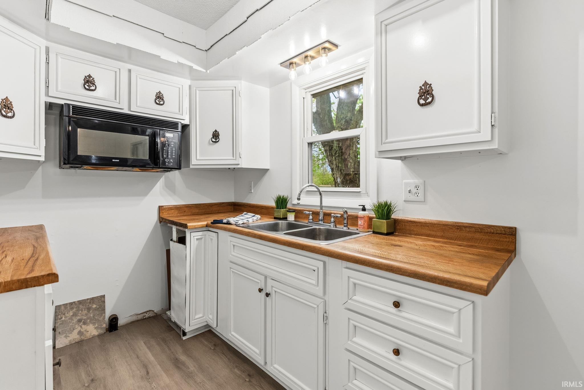 4326 Hursh Road Fort Wayne, IN 46845 - Photo 12 of 35