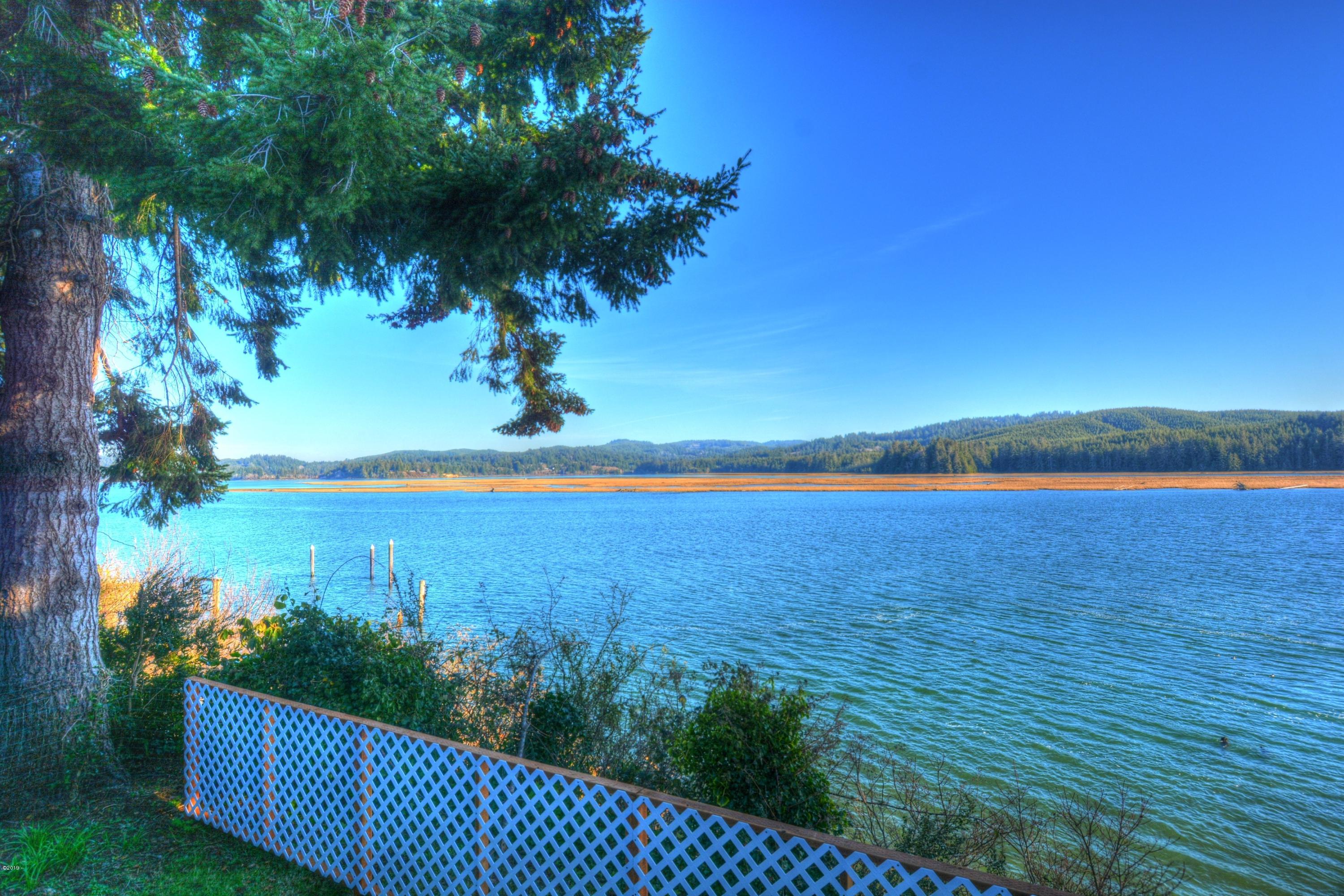 507 Southeast Moffitt Road Waldport, OR 97394 - Photo 29 of 30 View West
