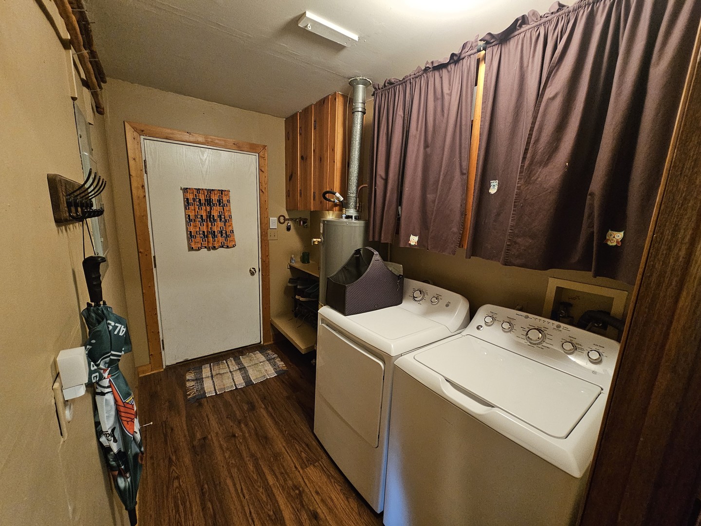 13751 North Condor Lane Bluford, IL 62814 - Photo 30 of 38 a utility room with dryer and washer