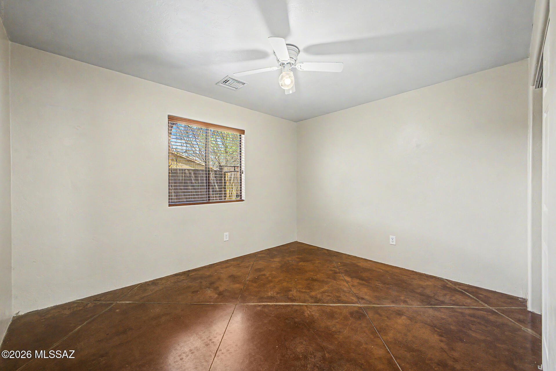 409 East Geronimo Bluff Loop Tucson, AZ 85705 - Photo 21 of 37