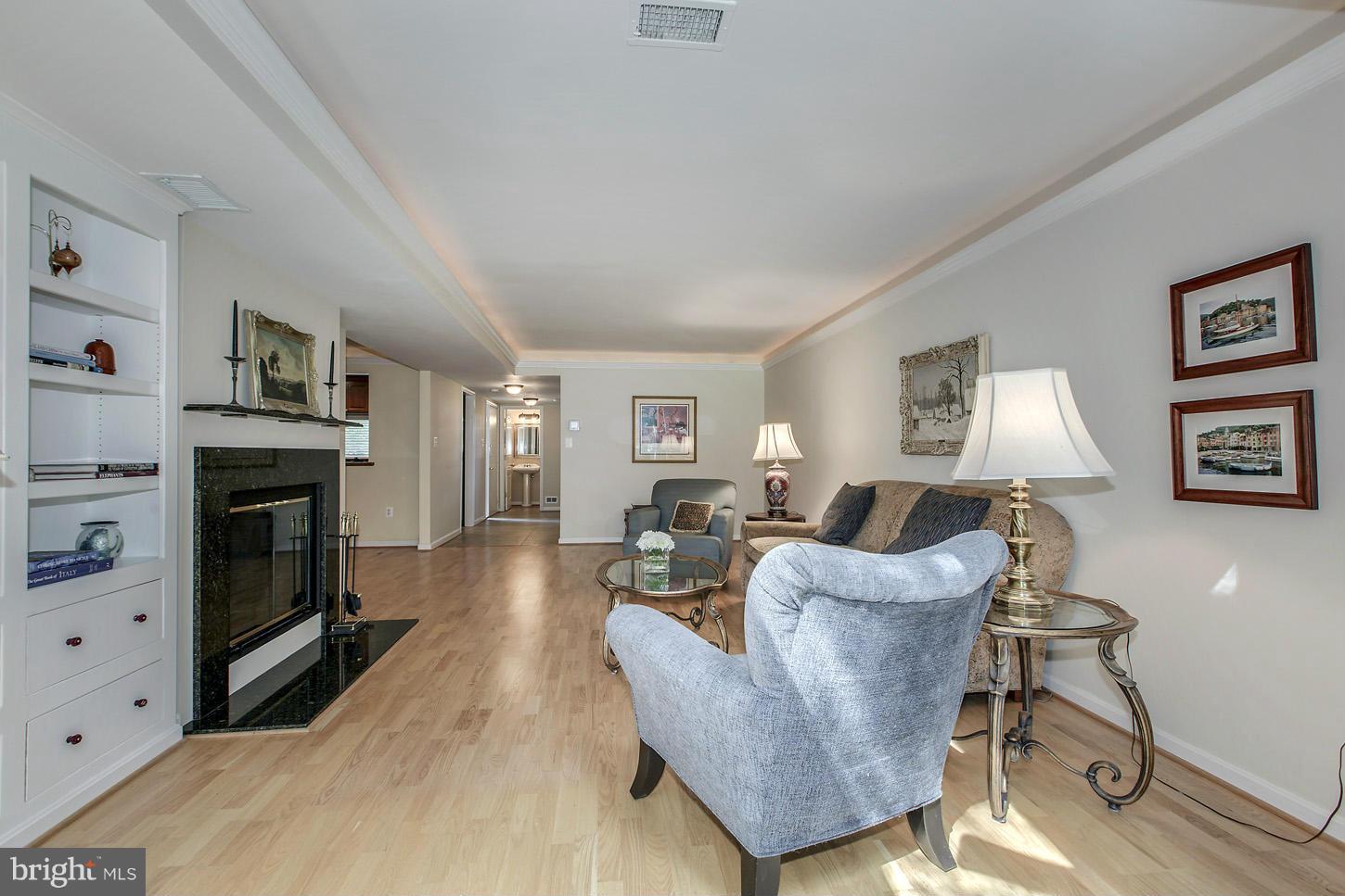 11719 Indian Ridge Road Reston, VA 20191 - Photo 12 of 29 Living Room