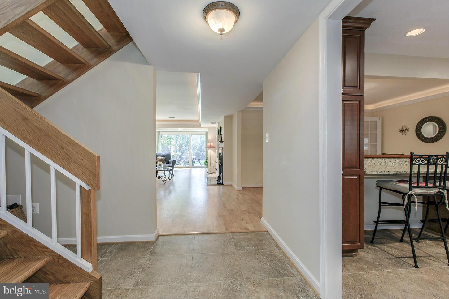 11719 Indian Ridge Road Reston, VA 20191 - Photo 4 of 29 Interior (General)
