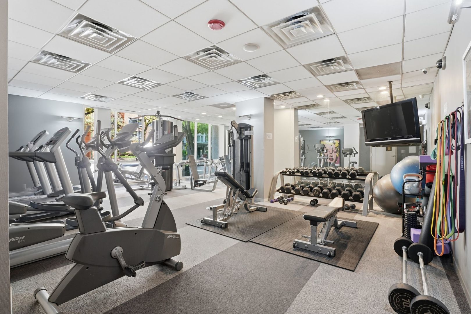 2930 North Sheridan Road, Unit 306 Chicago, IL 60657 - Photo 21 of 31