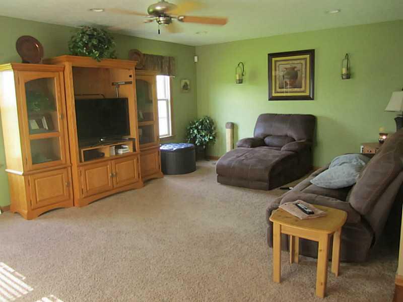 1516 Cavitt Road Monroeville, PA 15146 - Photo 8 of 21 Family Room.