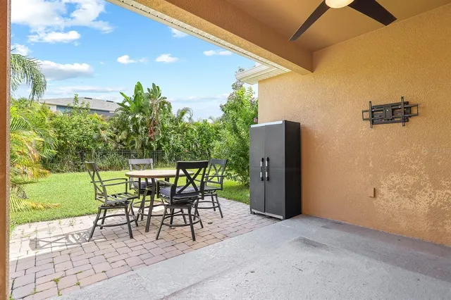 $550,000 | 14310 Barrington Stowers Drive, Lithia, FL 33547