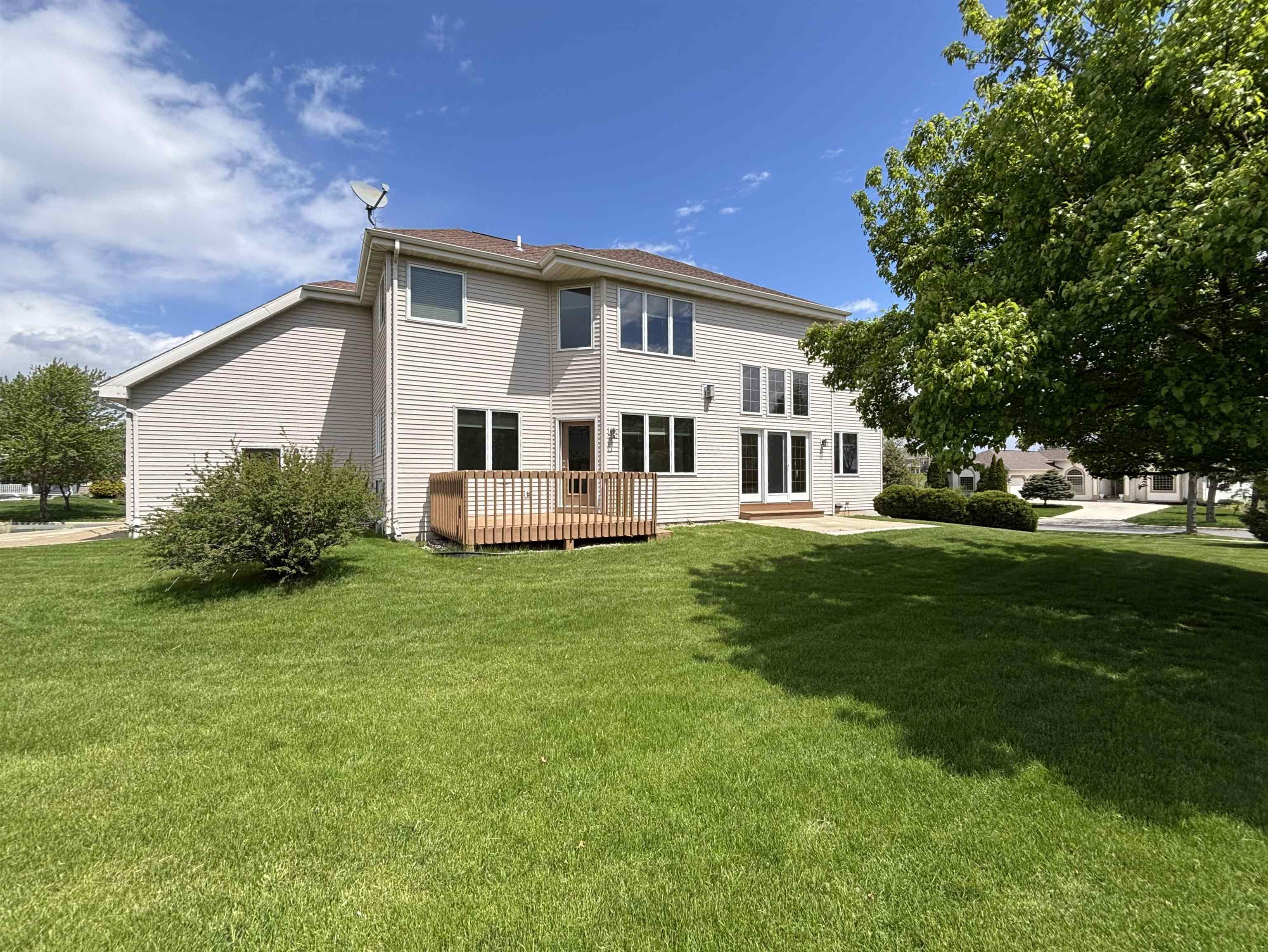 8701 Nelson Crossing Verona, WI 53593 - Photo 4 of 77