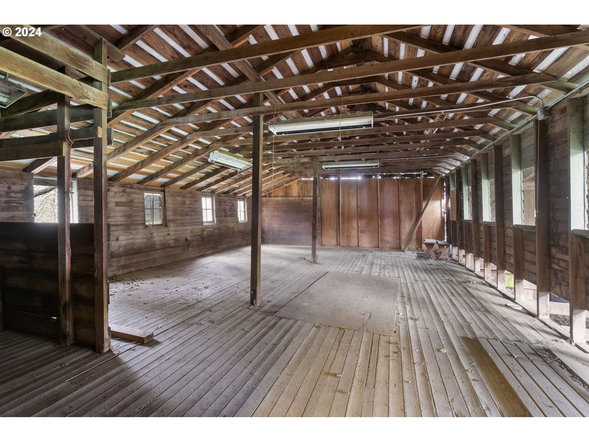 21788 Highway 99E Aurora, OR 97002 - Photo 28 of 40