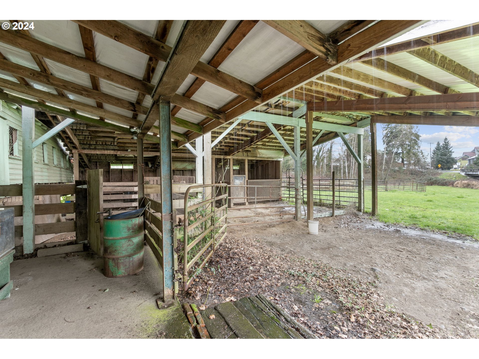 21788 Highway 99E Aurora, OR 97002 - Photo 29 of 40