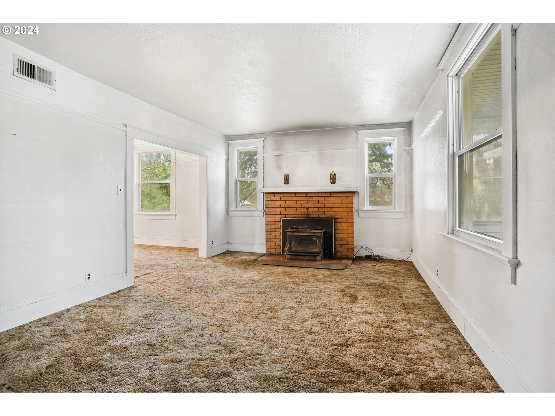 21788 Highway 99E Aurora, OR 97002 - Photo 4 of 40