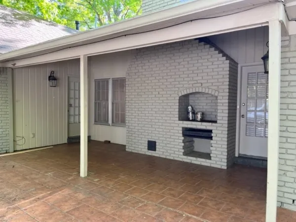 $2,895 | 1379 Lancaster Drive, Memphis, TN 38120