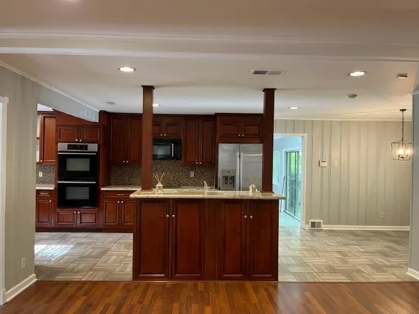 $2,895 | 1379 Lancaster Drive, Memphis, TN 38120