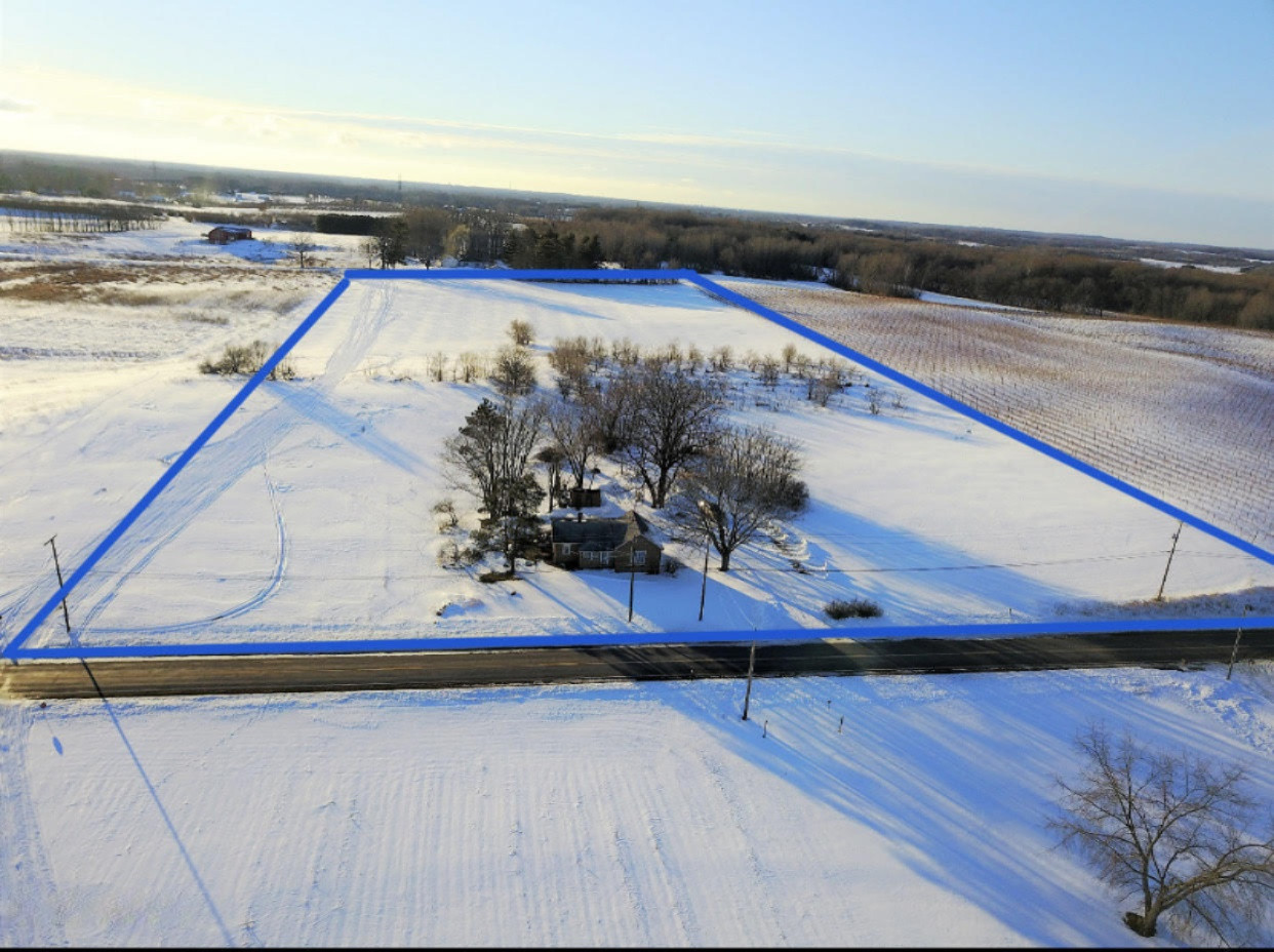 2076 South Park Road Benton Harbor, MI 49022 - Photo 1 of 19 unnamed (2)