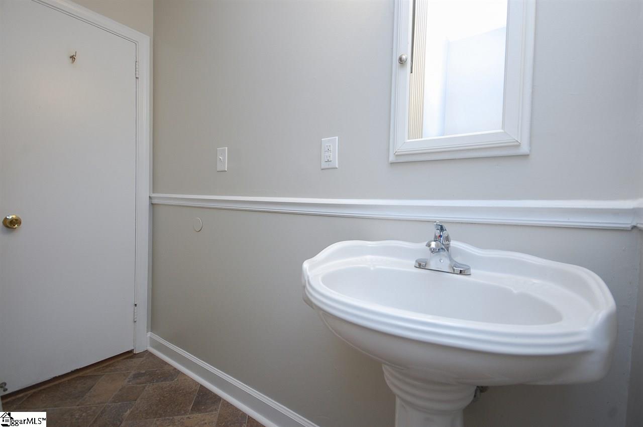 2502 East Lee Road Taylors, SC 29687 - Photo 22 of 28 Gallery Image 22