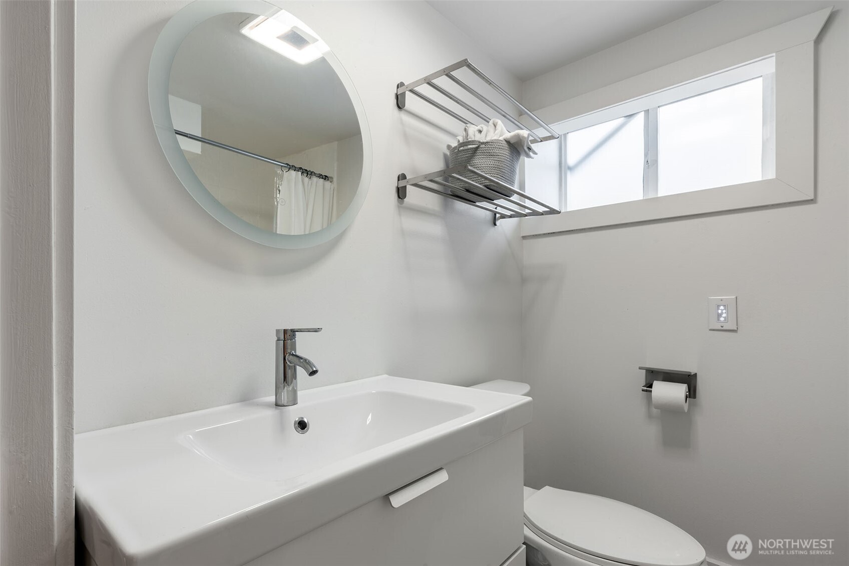 12840 Renton Avenue South Seattle, WA 98178 - Photo 15 of 18