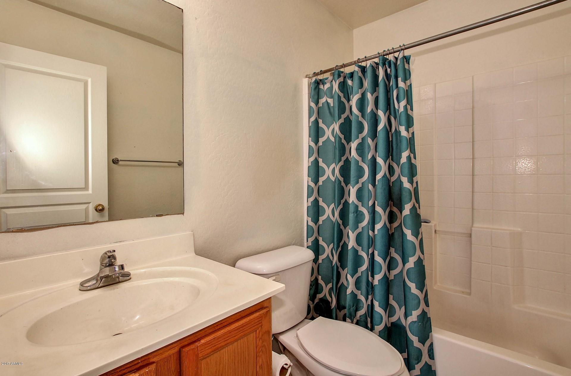 4407 West Maldonado Road Laveen, AZ 85339 - Photo 28 of 32 Bathroom