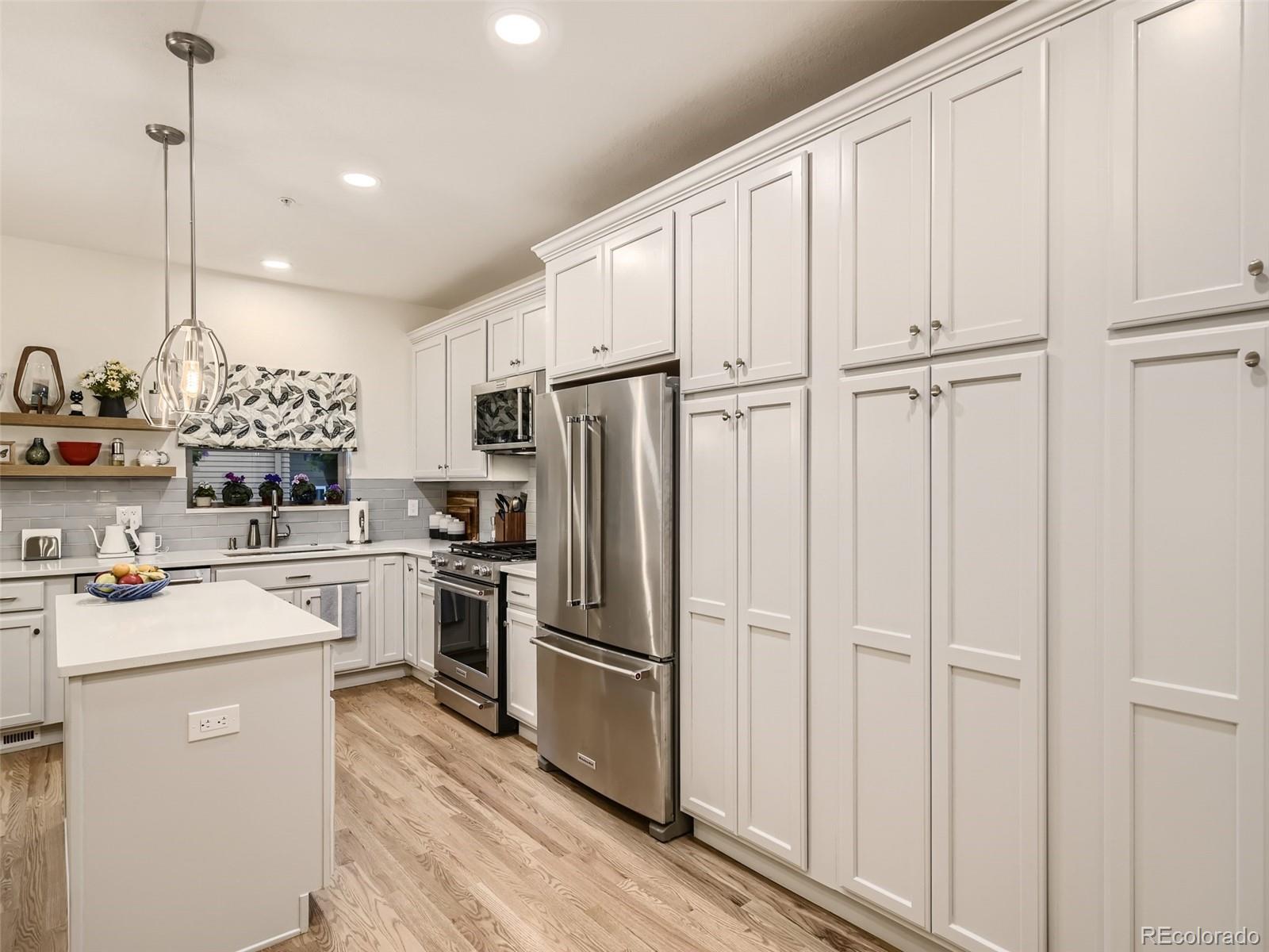 416 South Reed Court Lakewood, CO 80226 - Photo 8 of 28