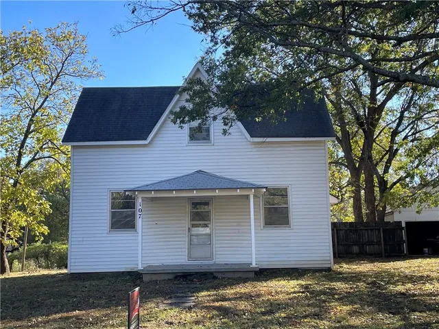 $195,000 | 107 East Pleasant Street, Butler, MO 64730