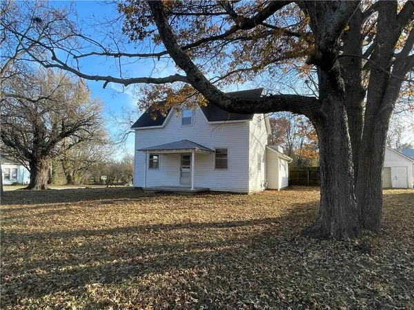 $195,000 | 107 East Pleasant Street, Butler, MO 64730