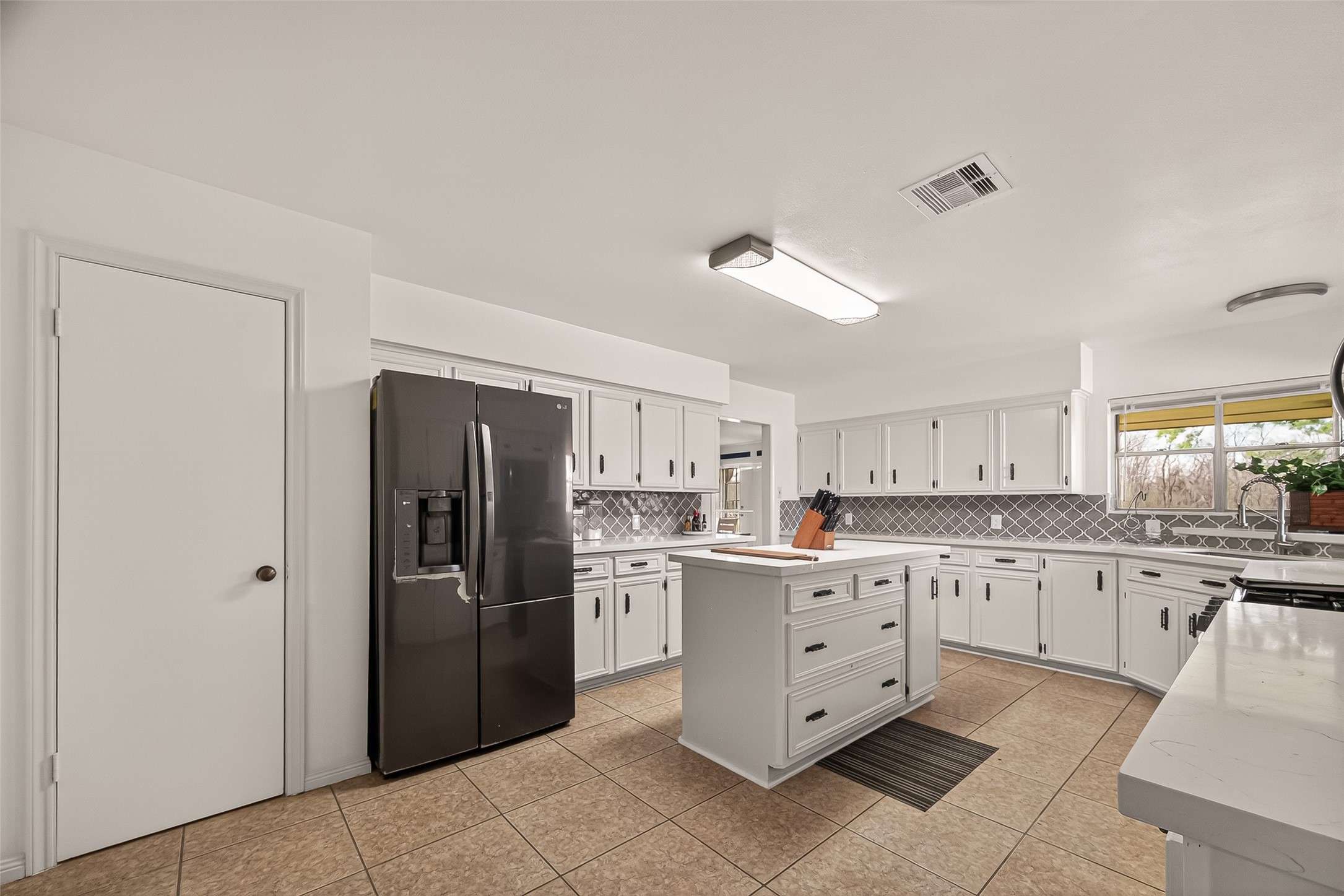 7715 County Road 383 Rosharon, TX 77583 - Photo 12 of 50