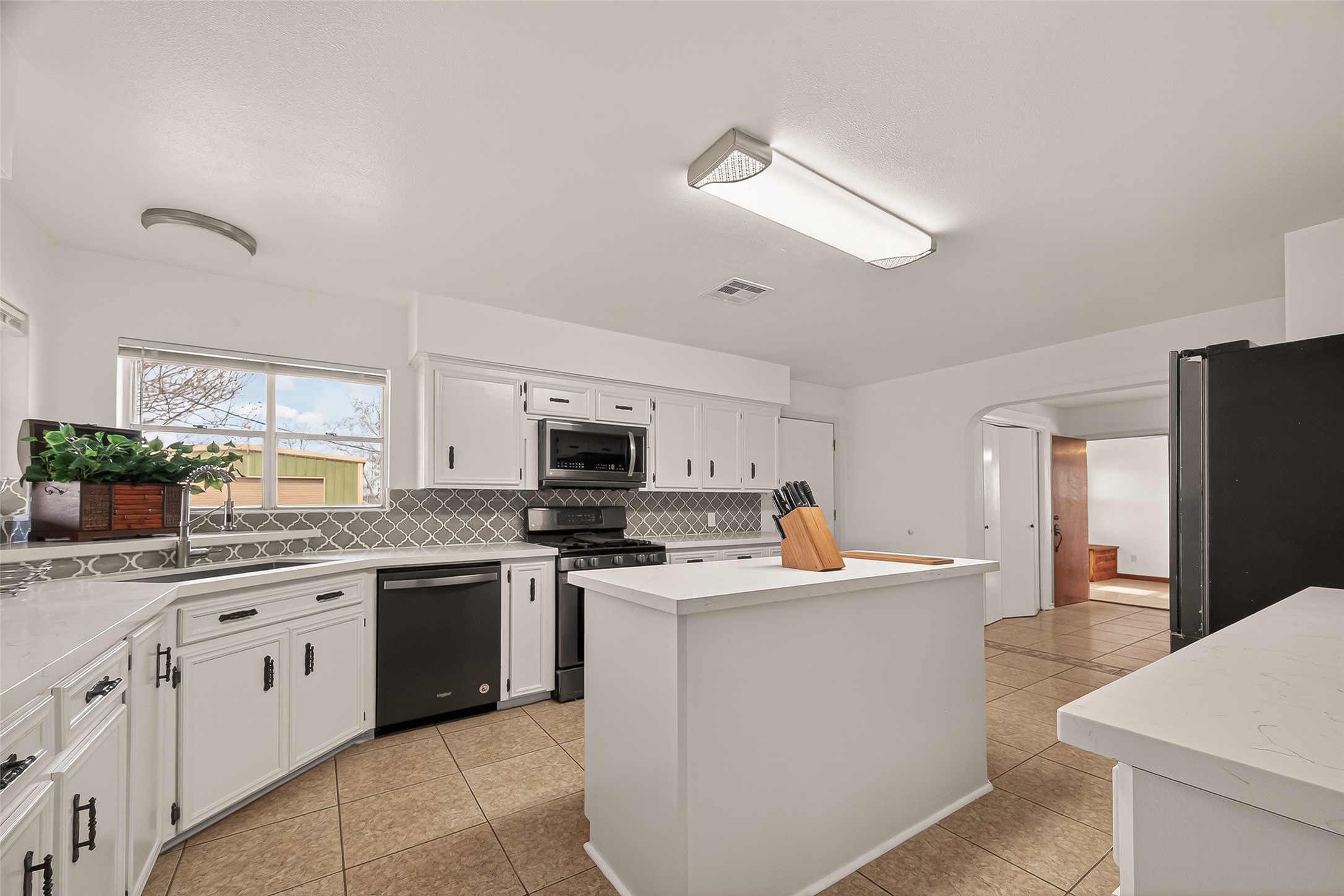 7715 County Road 383 Rosharon, TX 77583 - Photo 8 of 50