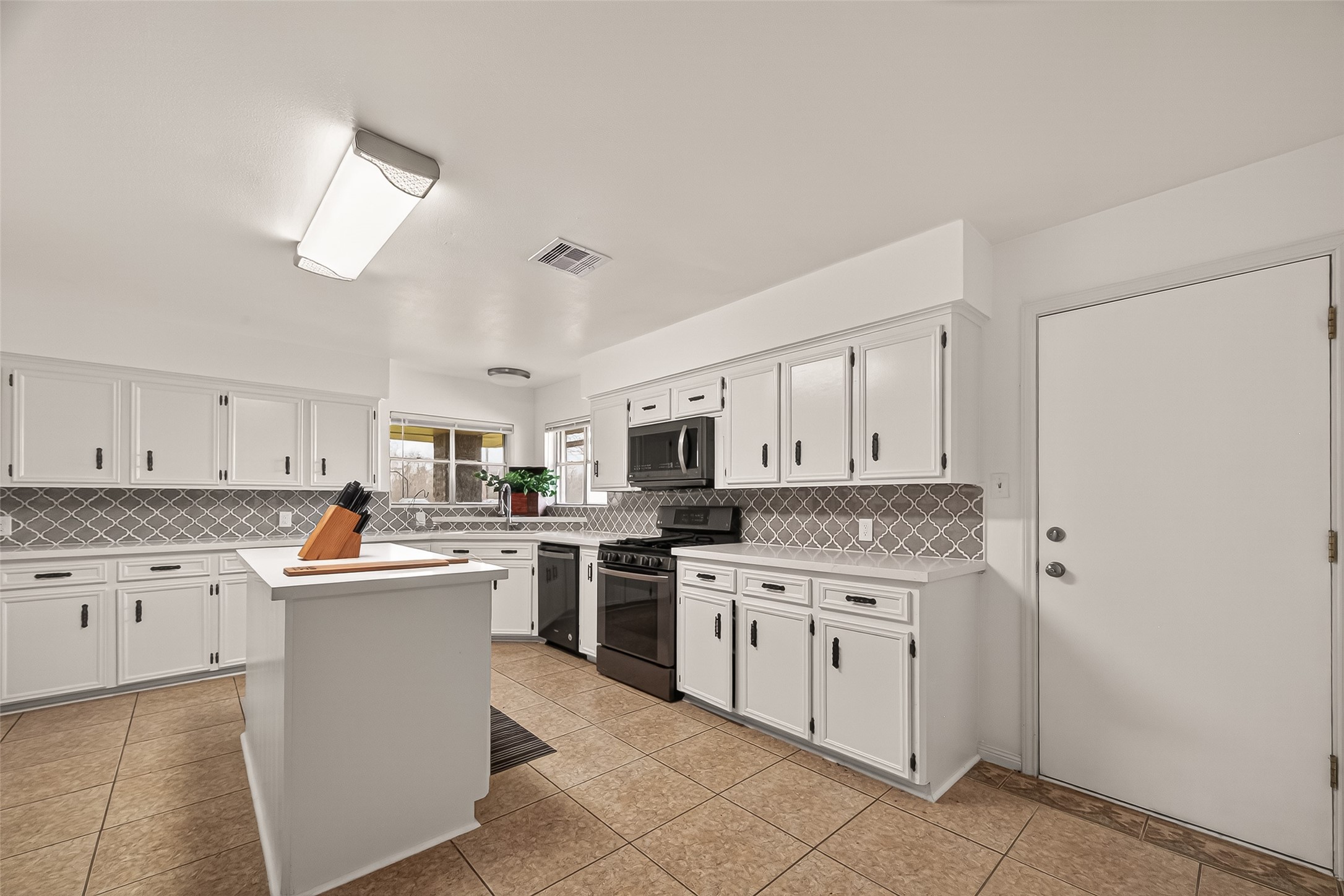 7715 County Road 383 Rosharon, TX 77583 - Photo 10 of 50