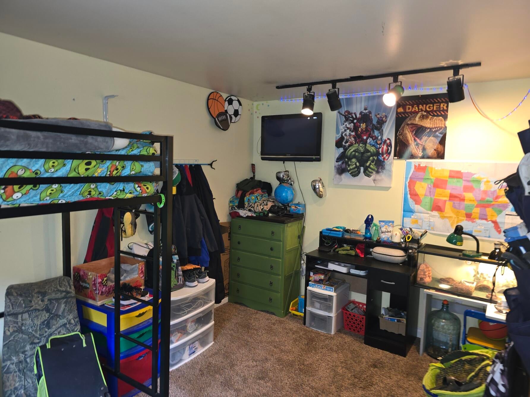 318 Riverside Drive Klamath Falls, OR 97601 - Photo 5 of 14 20251012_121240