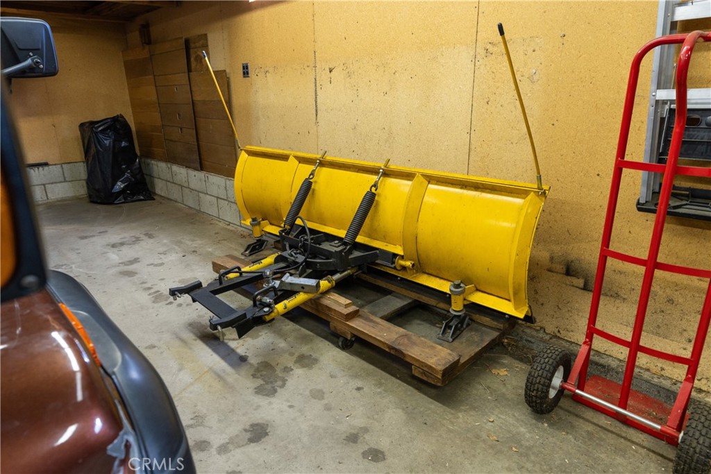 25220 Rim Rock Road Idyllwild, CA 92549 - Photo 40 of 55 a room with gym equipment