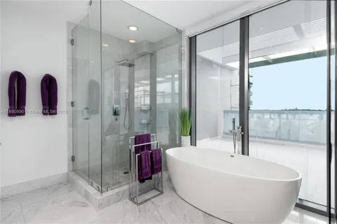 $3,000,000 | 650 Northeast 32nd Street, Unit BH7, Miami, FL 33137