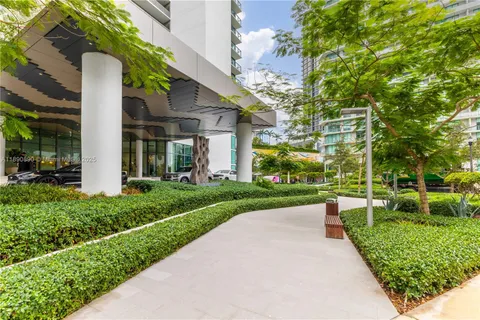 $3,000,000 | 650 Northeast 32nd Street, Unit BH7, Miami, FL 33137